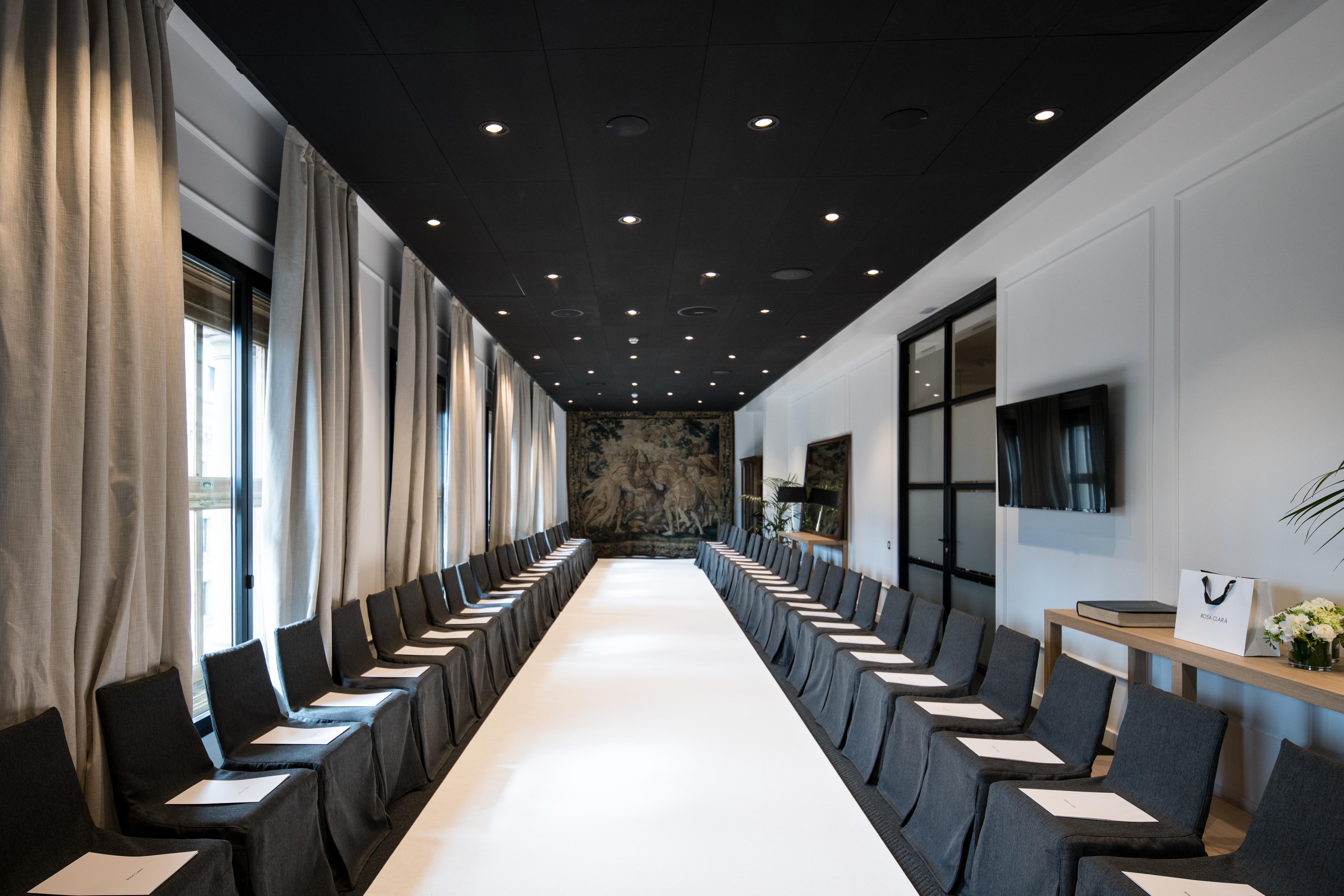 Grand Hotel Central, Small Luxury Hotels Barcelona Luaran gambar The conference room of the German Academy of Sciences