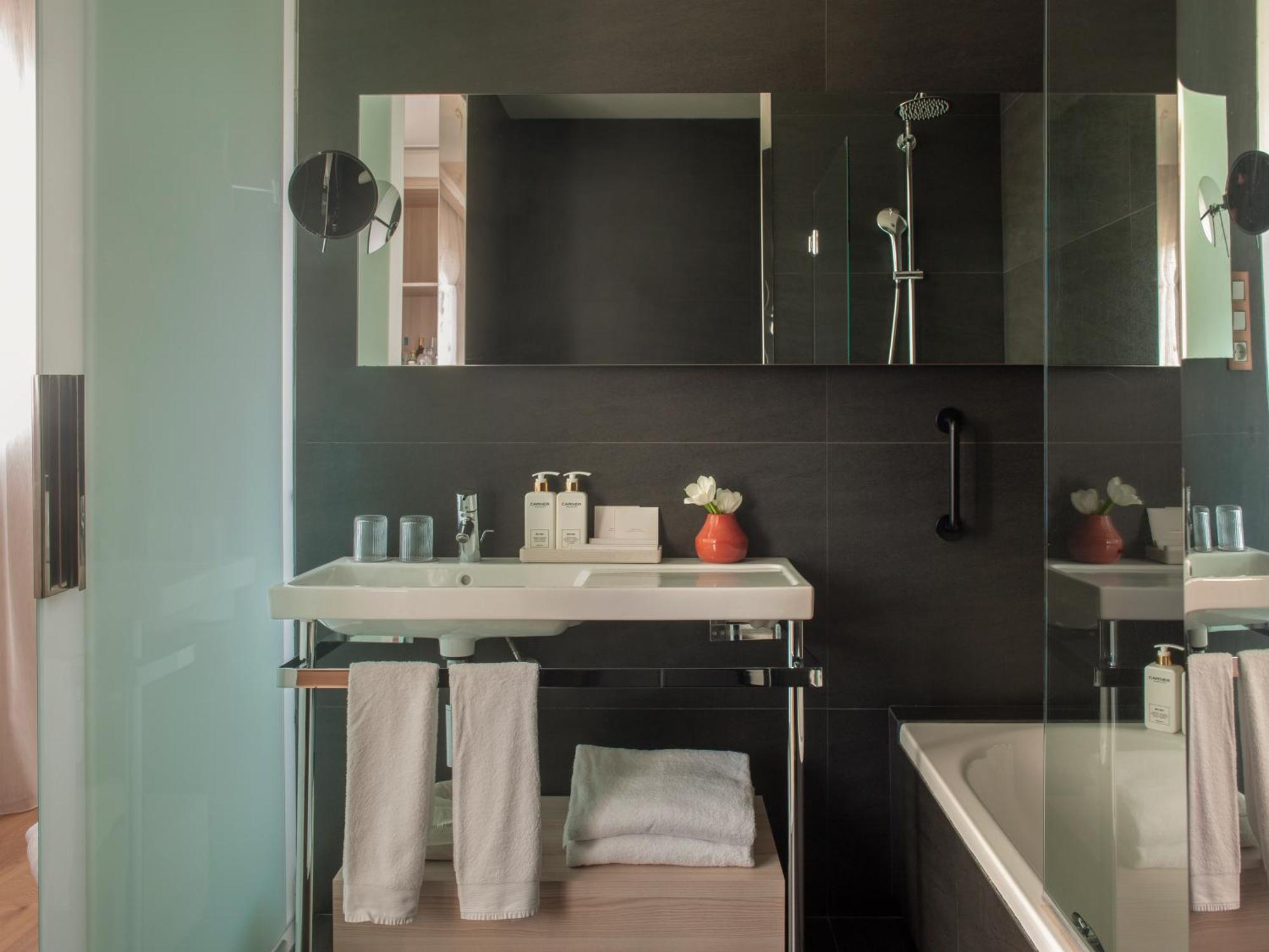 Grand Hotel Central, Small Luxury Hotels Barcelona Luaran gambar Bathroom