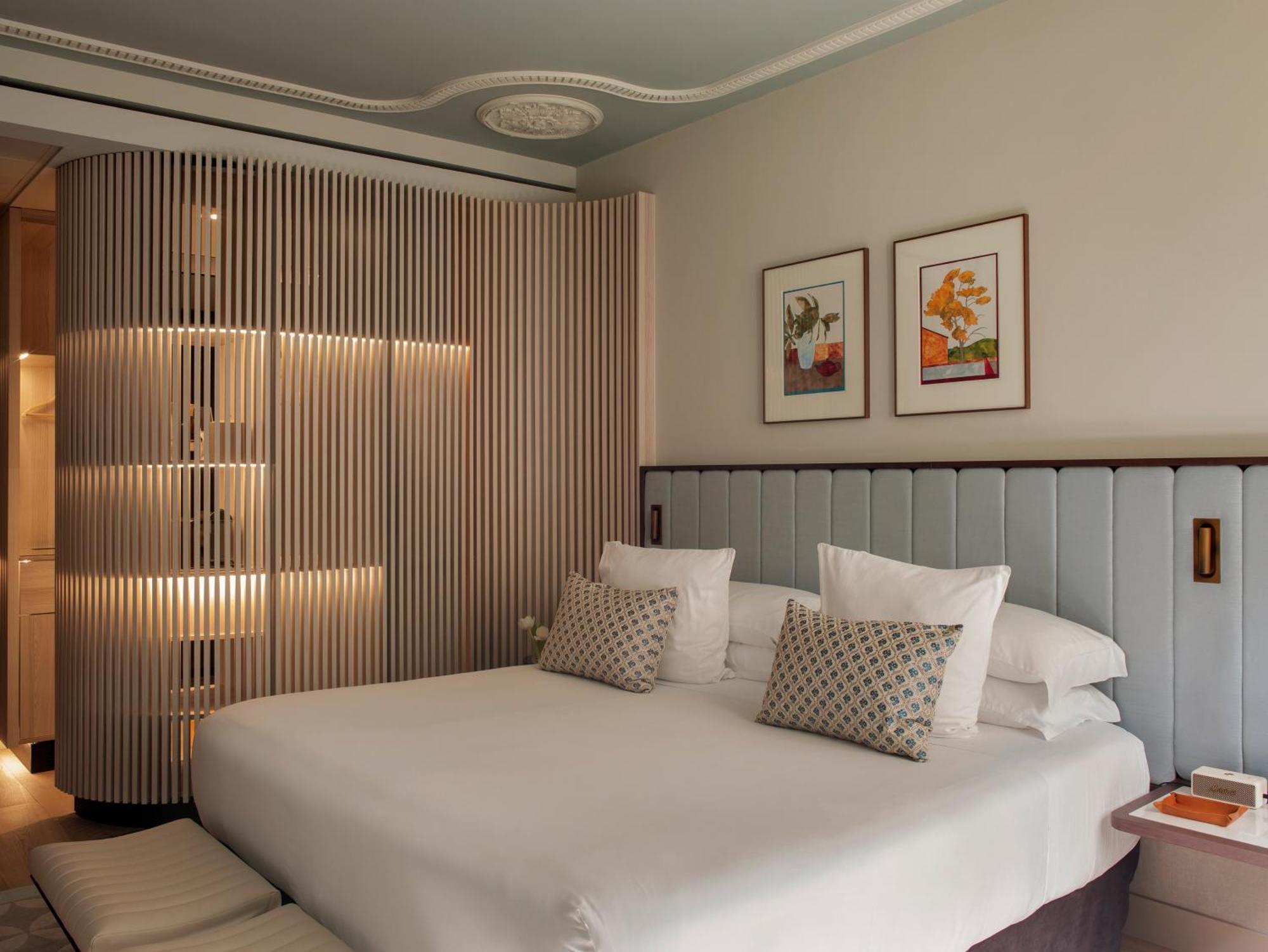 Grand Hotel Central, Small Luxury Hotels Barcelona Luaran gambar A bedroom at the hotel