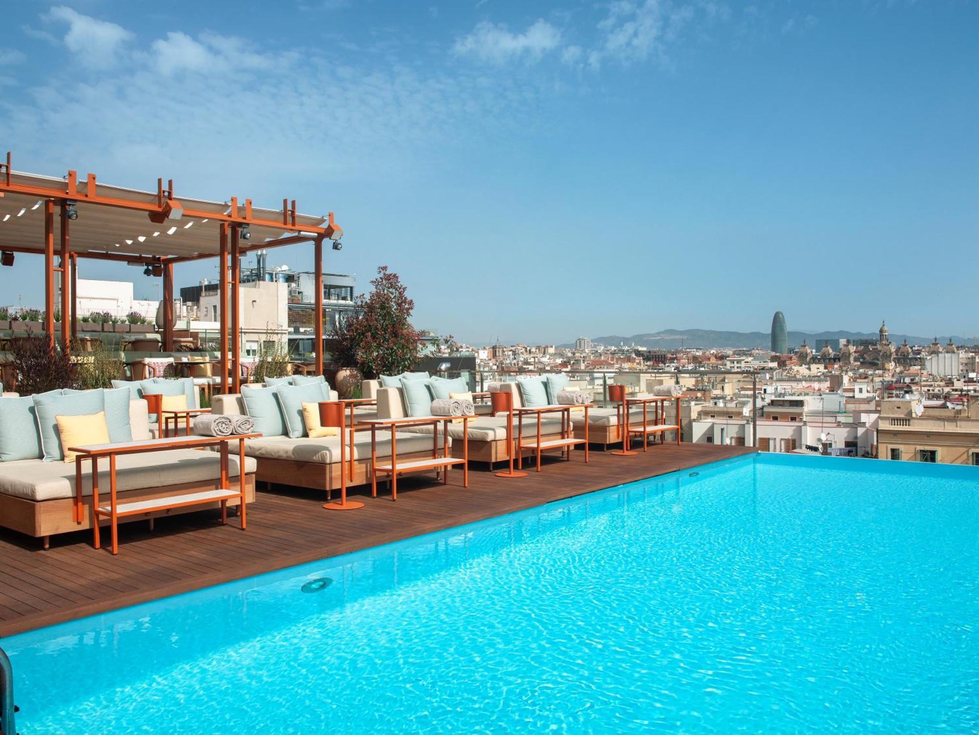 Grand Hotel Central, Small Luxury Hotels Barcelona Luaran gambar Skyline Barcelona