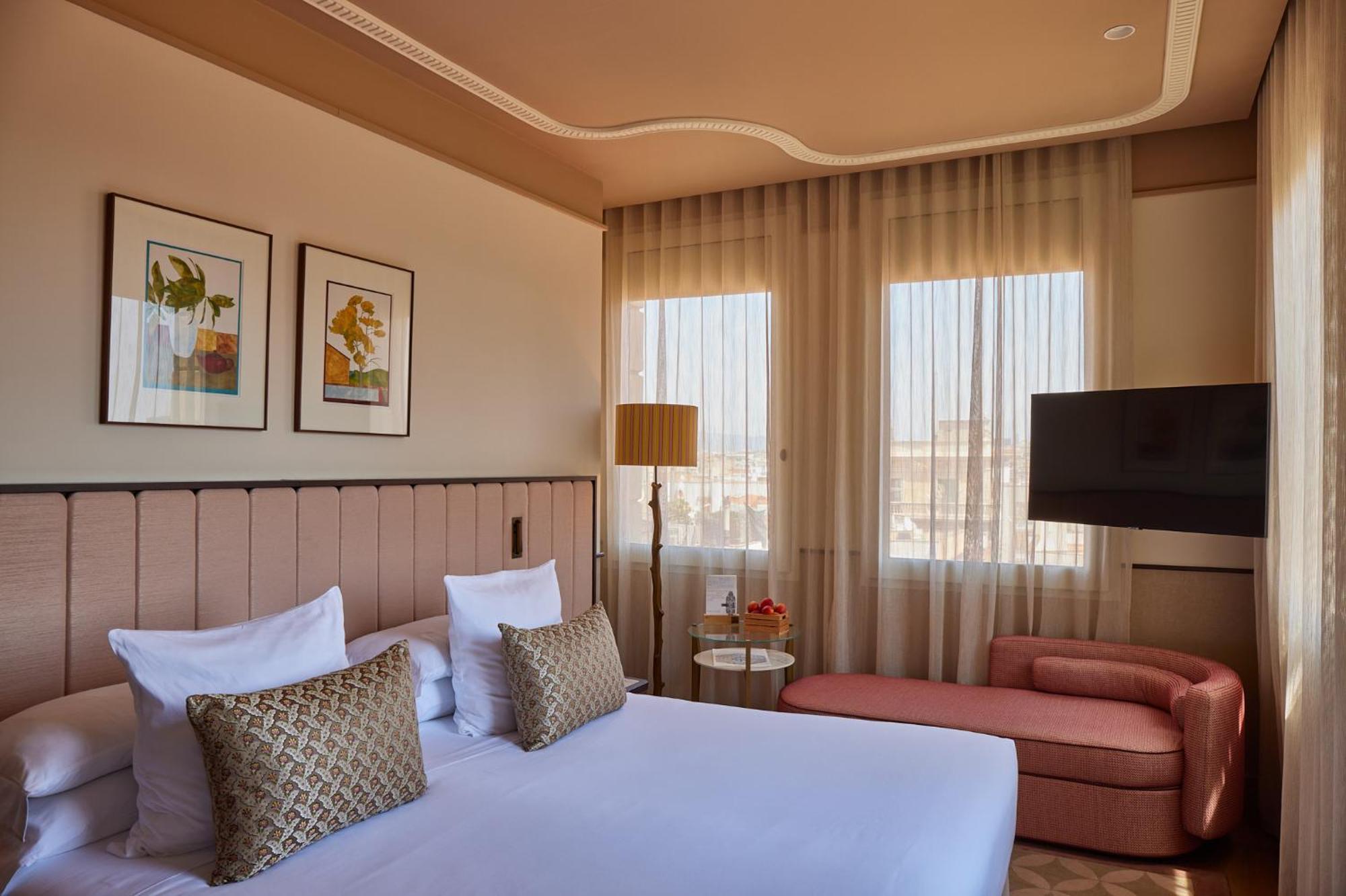 Grand Hotel Central, Small Luxury Hotels Barcelona Luaran gambar A room at the hotel