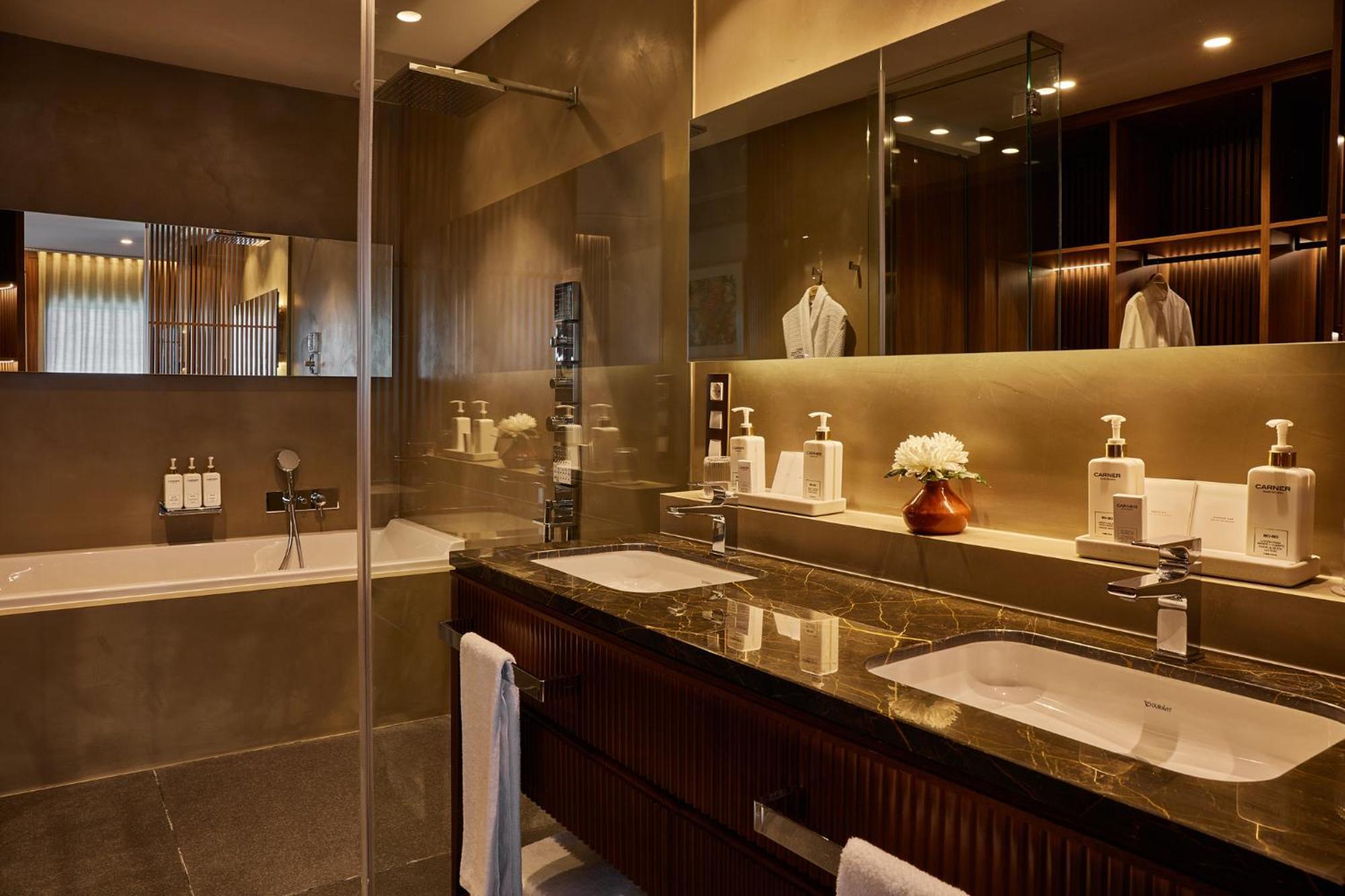 Grand Hotel Central, Small Luxury Hotels Barcelona Luaran gambar Bathroom